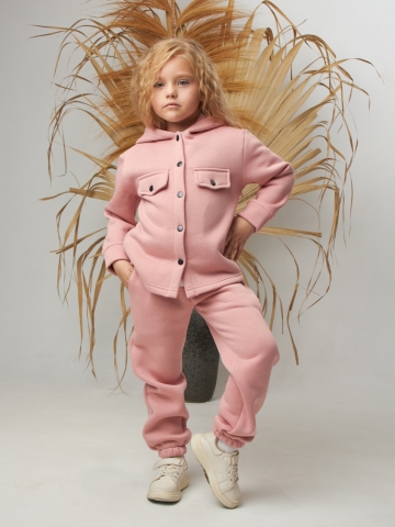 Купить оптом 333. Костюм детский (Брюки+Толстовка) на кнопках, пудра, хлопок 65%, 35% ПЭ, 3-х нитка с  начесом 98,104,110,116 в Майкопе