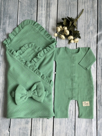 Купить оптом 335-ОЛ. Комплект из детского комбинезона,  р 56 и конверта муслин, хлопок 100% 90/90 см, олива в Майкопе